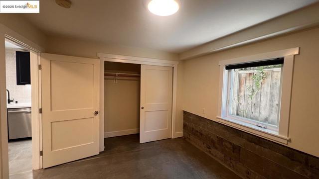 2144 Russell St., Berkeley CA: https://media.crmls.org/mediaz/54d38b6d-9d23-4462-8a4c-a9ae87c51ffb.jpg
