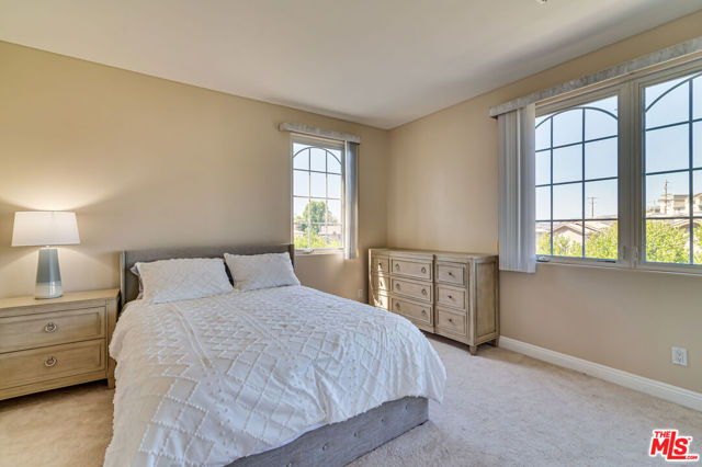 1008 Harbor Crossing Lane, Marina del Rey CA: https://media.crmls.org/mediaz/54d4accb-de00-4acf-ba00-e9191a930386.jpg