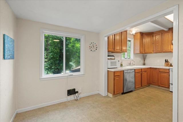 20246 Gist Road, Los Gatos CA: https://media.crmls.org/mediaz/54d5cfe1-6344-4633-a6f4-1a46f0040ebd.jpg