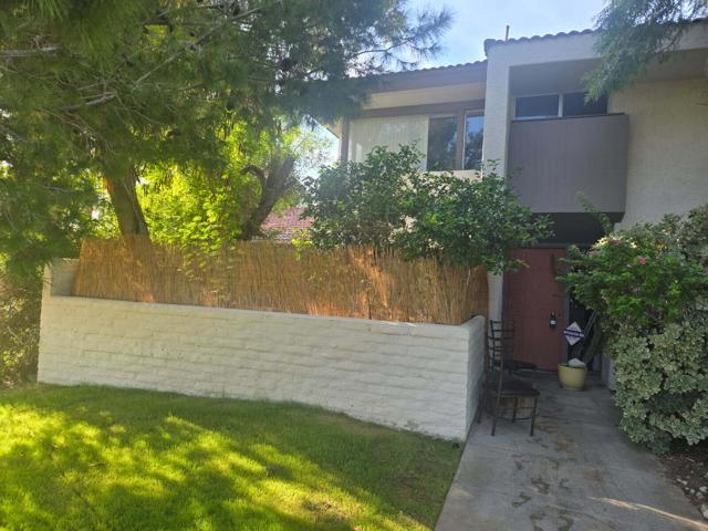 2504 N Whitewater Club Drive, Palm Springs CA: https://media.crmls.org/mediaz/54d60d2a-0c63-499b-86f4-6c078027f3eb.jpg