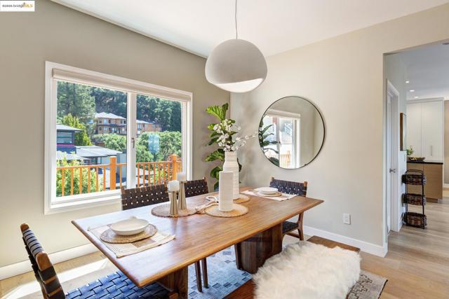 6330 Swainland Rd, Oakland CA: https://media.crmls.org/mediaz/54d66321-a115-459f-aec3-4c25d3a525b2.jpg