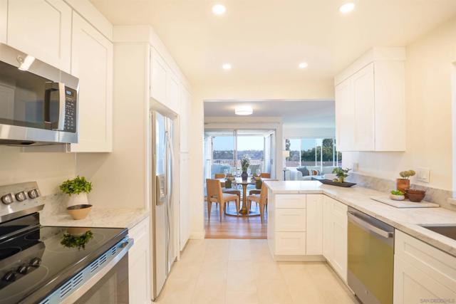 6321 Caminito Luisito, San Diego CA: https://media.crmls.org/mediaz/54d6b4ef-8792-4993-b35a-e2d5337407f1.jpg