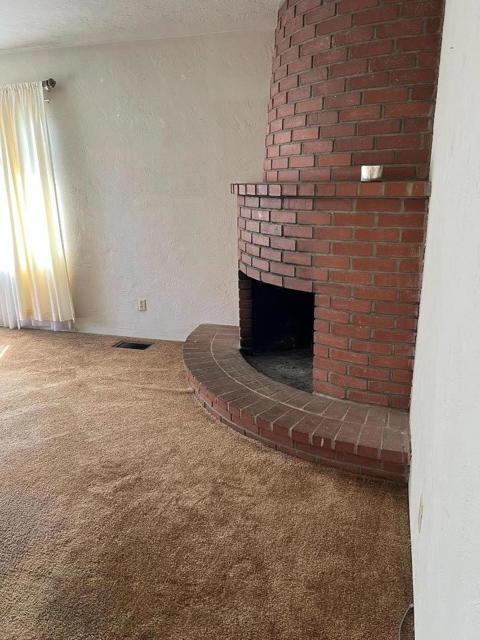 542 English Avenue, Monterey CA: https://media.crmls.org/mediaz/54d6e54a-0bb5-4079-bcce-354d8744dc16.jpg