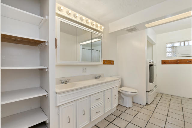 3933 E Calle San Antonio, Palm Springs CA: https://media.crmls.org/mediaz/54d6e5f4-ee6a-437d-9c61-a536c35f5f1a.jpg