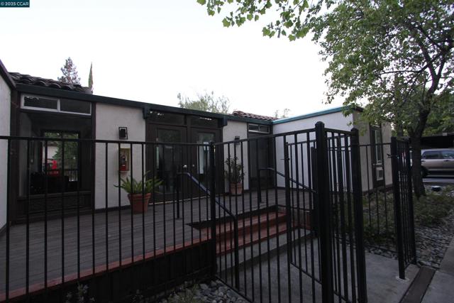 1327 Montego, Walnut Creek CA: https://media.crmls.org/mediaz/54d7220d-6d6b-4085-a644-3aea87c8d117.jpg