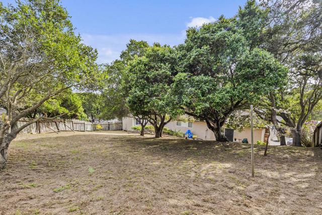 9355 Canyon Oak Road, Salinas CA: https://media.crmls.org/mediaz/54d785a8-891b-4d15-a801-221c4303f5a0.jpg