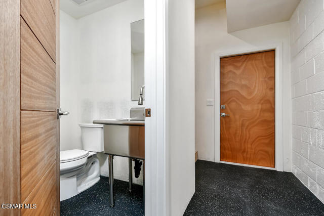 29677 Mulholland Highway, Agoura Hills CA: https://media.crmls.org/mediaz/54d7a715-9eca-42cc-b8a0-9d94f9521879.jpg