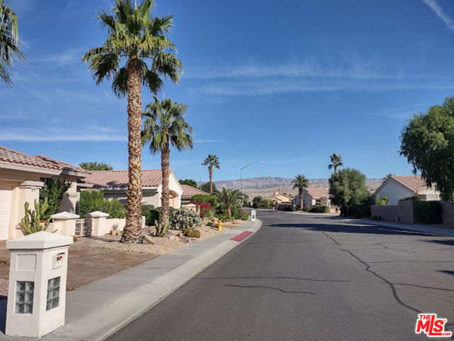 Image 19 of 26 For 78848 Alliance Way