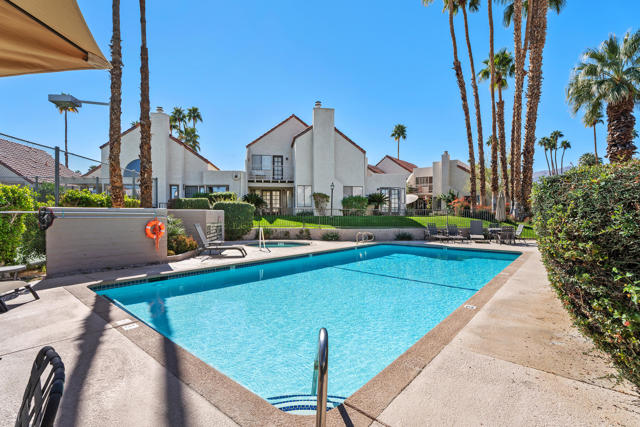 73322 Shadow Mountain Drive, Palm Desert CA: https://media.crmls.org/mediaz/54d8240e-0faf-4dc7-b6c4-96cb1dd80787.jpg