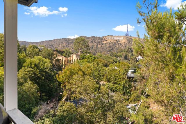 3162 Durand Drive, Los Angeles CA: https://media.crmls.org/mediaz/54d891f4-53cf-49b0-a937-cbb91f6fab76.jpg