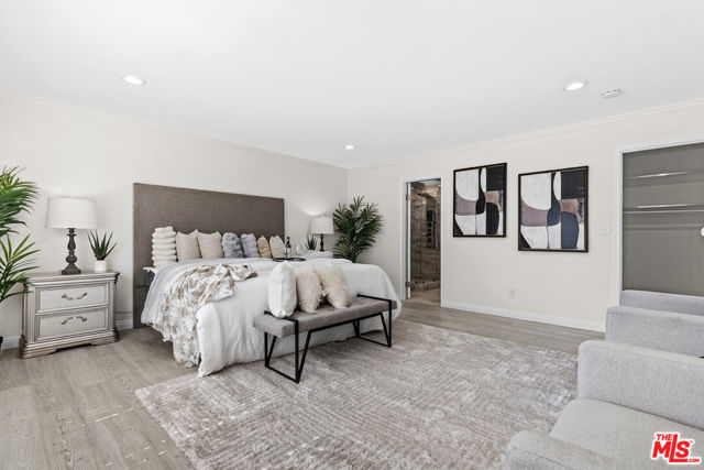 8557 Norwich Avenue, North Hills CA: https://media.crmls.org/mediaz/54d90f63-11c2-4931-b434-08ec4cdaf9e1.jpg