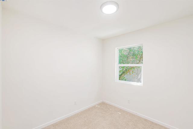 24576 Oneil Ave, Hayward CA: https://media.crmls.org/mediaz/54db37da-40ab-486f-8e9e-1ca8f2788b7f.jpg