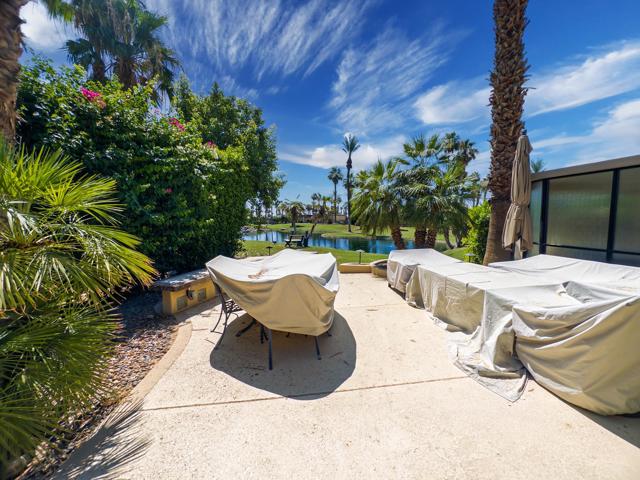 80394 Ave 48, Indio CA: https://media.crmls.org/mediaz/54dbbbed-15f7-4a41-aa15-91d2cb16dfb0.jpg