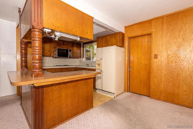 2585 Cowley Way, San Diego CA: https://media.crmls.org/mediaz/54dbc146-de06-4b1a-b7f8-7b03957fd1e0.jpg