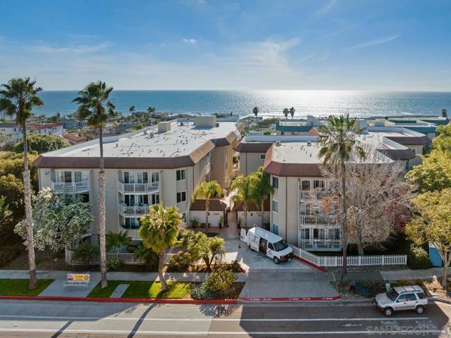 5370 La Jolla Blvd., La Jolla CA: https://media.crmls.org/mediaz/54dbfd16-743a-4c2b-a0eb-071fecf8dbbd.jpg