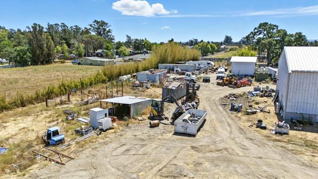 947 Yuba Drive, Santa Rosa CA: https://media.crmls.org/mediaz/54dcaefa-8309-4cad-84e6-763c54119973.jpg