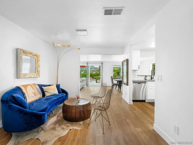 14813 Morningside Dr, Poway CA: https://media.crmls.org/mediaz/54dd55ff-7f1d-488a-955b-a37a4ff7c092.jpg