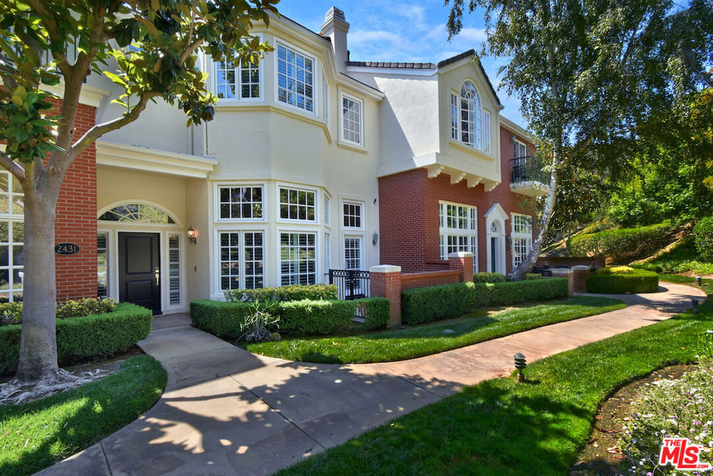 2431 Swanfield Court