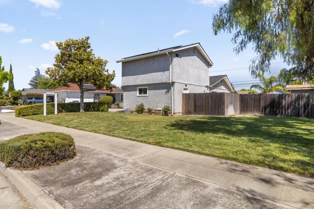 1795 Foxworthy Avenue, San Jose CA: https://media.crmls.org/mediaz/54ddab13-0fcd-4dc3-b050-7a6df1053237.jpg