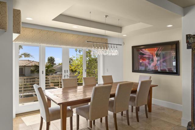 5787 Bellevue Ave, La Jolla CA: https://media.crmls.org/mediaz/54de0c19-6575-4f87-a23f-fde0fd6cb47d.jpg