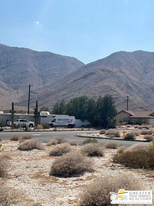 60170 Overture Drive, Palm Springs CA: https://media.crmls.org/mediaz/54de121b-dd41-4a18-896f-c7c40a1b52ba.jpg