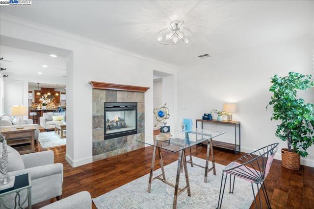 2396 Keats Ln, San Ramon CA: https://media.crmls.org/mediaz/54deccdf-e69e-4711-98b8-149ab7b15a05.jpg
