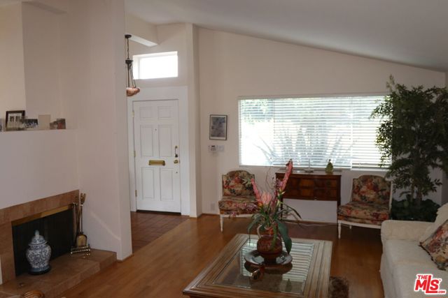 8442 WILBUR Avenue photo 5