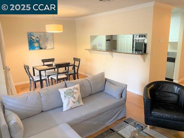 715 Watson Canyon Ct, San Ramon CA: https://media.crmls.org/mediaz/54e0093a-0ebf-46fa-a404-dbd4871bd2f0.jpg