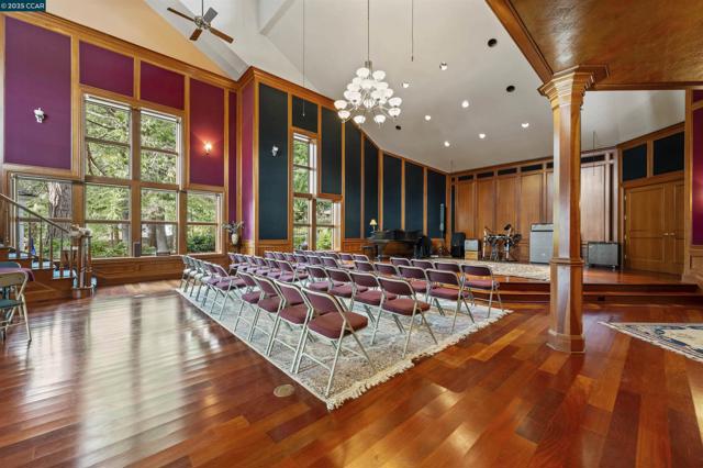 11417 Red Dog Rd, Nevada City CA: https://media.crmls.org/mediaz/54e03470-1cdd-4d0b-9dd8-4b86f4984fdb.jpg