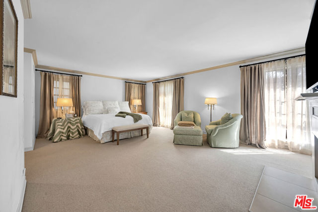 12911 MARLBORO Street, Los Angeles CA: https://media.crmls.org/mediaz/54e076a7-85a0-4cdc-8045-37d3864bbe5a.jpg