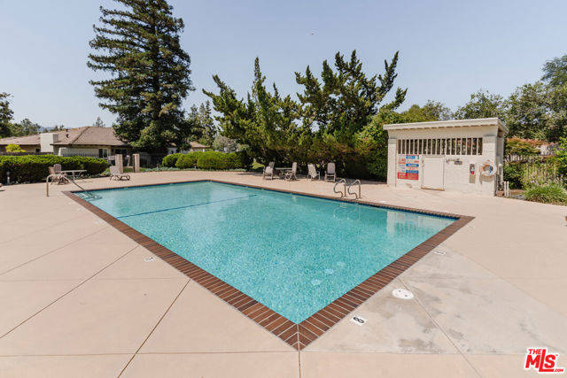 2641 Hartland Circle, Westlake Village CA: https://media.crmls.org/mediaz/54e0adf2-ef1d-4f74-b537-6a06dd40725e.jpg