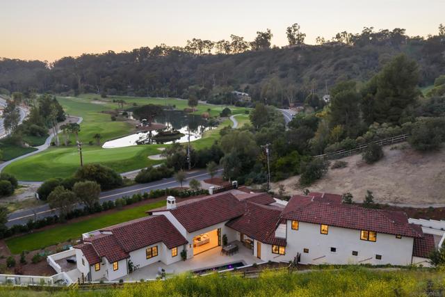 5758 60 Las Palomas, Rancho Santa Fe CA: https://media.crmls.org/mediaz/54e0ce37-f645-4021-9920-c1edb9a96175.jpg