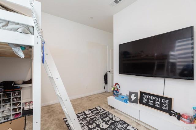 Detail Gallery Image 12 of 27 For 2222 Trevi Cir, Chula Vista,  CA 91913 - 4 Beds | 3 Baths