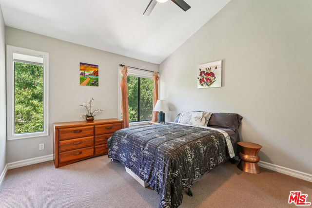 2084 Hopewell Court, Thousand Oaks CA: https://media.crmls.org/mediaz/54e1298a-31a9-48fe-a256-9ee37faaff18.jpg