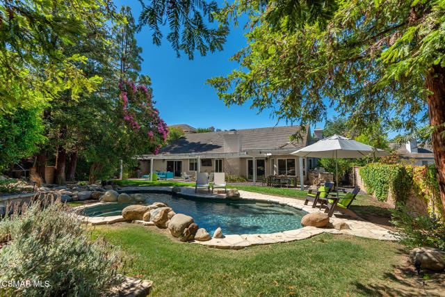 4953 Kilburn Court, Oak Park CA: https://media.crmls.org/mediaz/54e1bc93-f831-49c0-a2a2-f359facc3dc5.jpg