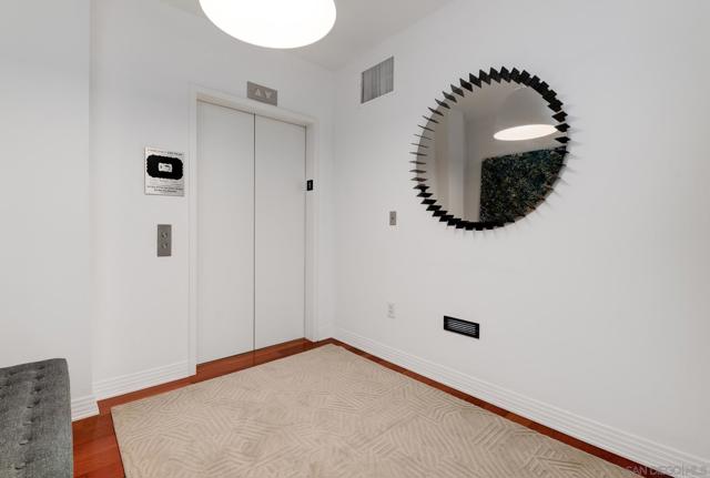 2500 6Th Ave, San Diego CA: https://media.crmls.org/mediaz/54e29848-5361-4fa1-ad53-13bf164ebf34.jpg
