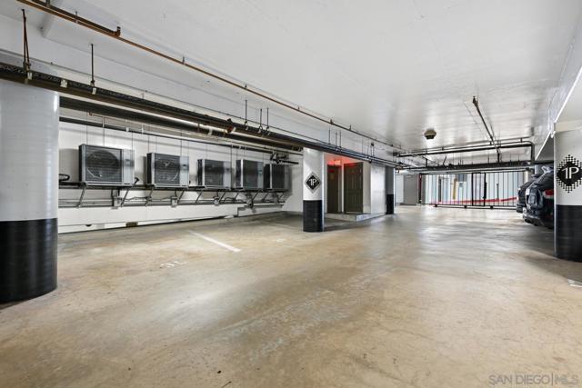 1551 4Th Ave, San Diego CA: https://media.crmls.org/mediaz/54e299c9-6060-4f3a-bfd1-9734522f269a.jpg