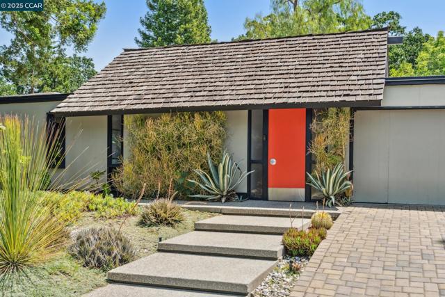 232 Clyde Dr, Walnut Creek CA: https://media.crmls.org/mediaz/54e2f0ae-9de3-4a8e-a7ed-ac0077dbb730.jpg