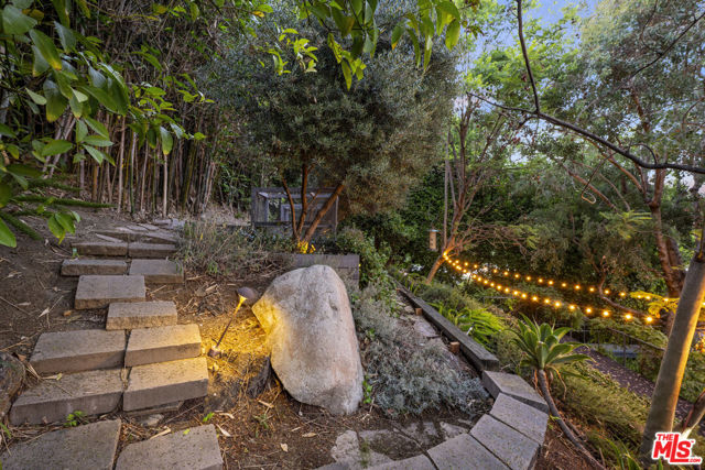 3625 Lowry Road, Los Angeles CA: https://media.crmls.org/mediaz/54e3244c-c69a-44c7-bd62-fd252901858e.jpg