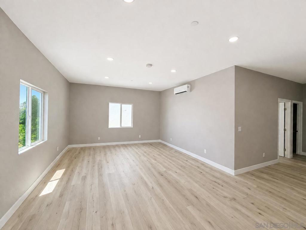 5370 Nutmeg St Oak Park - photo 6