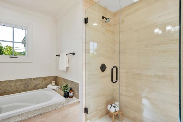 1601 Kentfield Avenue, Redwood City CA: https://media.crmls.org/mediaz/54e39e35-24bc-4946-9d31-ba3503ec4ae1.jpg
