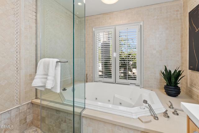 Detail Gallery Image 22 of 45 For 2596 Wallingford Dr, Beverly Hills,  CA 90210 - 4 Beds | 3/1 Baths