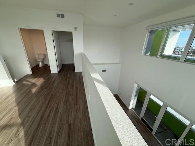 Detail Gallery Image 4 of 5 For 5750 Hollywood Bld #709,  Los Angeles,  CA 90028 - 2 Beds | 2 Baths