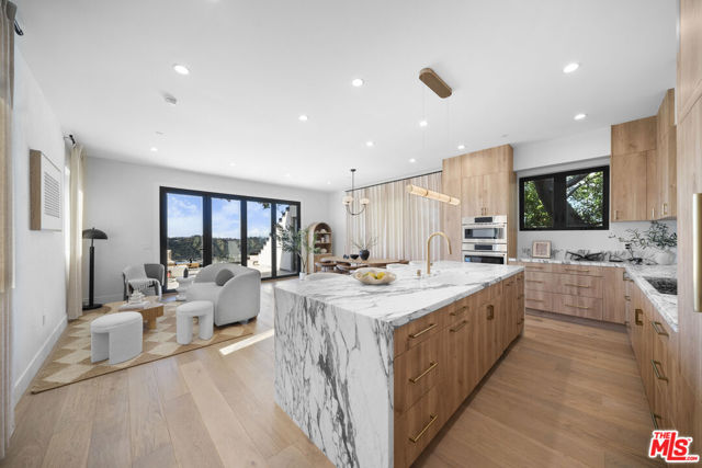812 W Avenue 37, Los Angeles CA: https://media.crmls.org/mediaz/54e880a5-e38e-47dc-a49c-49a814a8f5a4.jpg