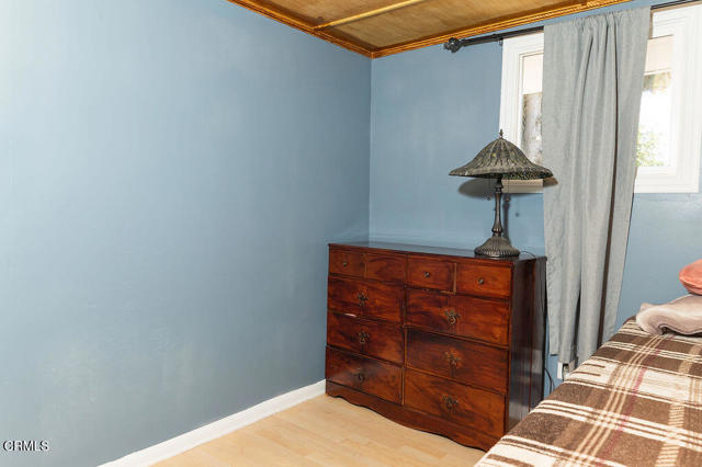 710 W Harvard Boulevard, Santa Paula CA: https://media.crmls.org/mediaz/54e896a0-df6c-4325-8a11-d80dcffdaa27.jpg