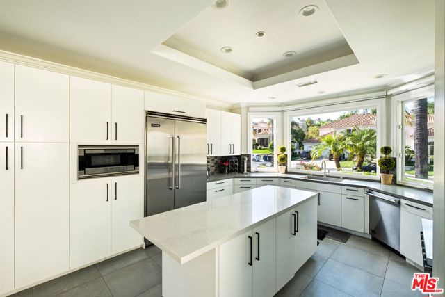 6 Bed Home for Sale in Calabasas, California