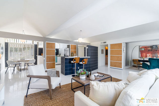 1772 S Araby Drive, Palm Springs CA: https://media.crmls.org/mediaz/54e9c2bd-cd7b-4333-912d-6a53088cb202.jpg