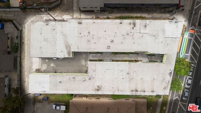 11204 S Broadway, Los Angeles CA: https://media.crmls.org/mediaz/54ea05f3-ed24-4421-b1f7-51a5a9feb7cf.jpg