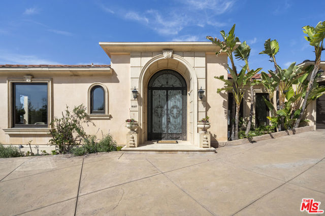8027 Floral Avenue, Los Angeles CA: https://media.crmls.org/mediaz/54eade6a-f1bc-49cb-b5ce-09302887165b.jpg