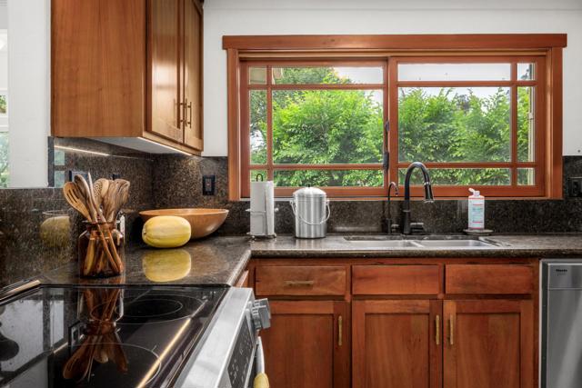 122 Strawberry Canyon Road, Royal Oaks CA: https://media.crmls.org/mediaz/54eaeeb6-8199-4604-ac58-44658dbeca4c.jpg